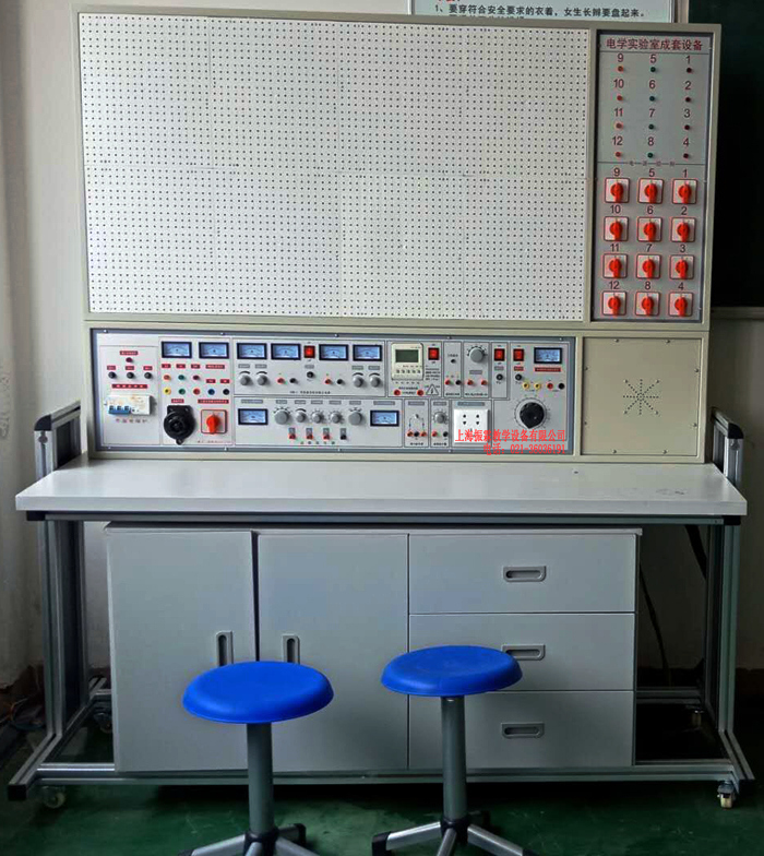 這一款是上海振霖教學設備公司生產(chǎn)的ZLCB-804型電工電子實驗臺（教師桌）。